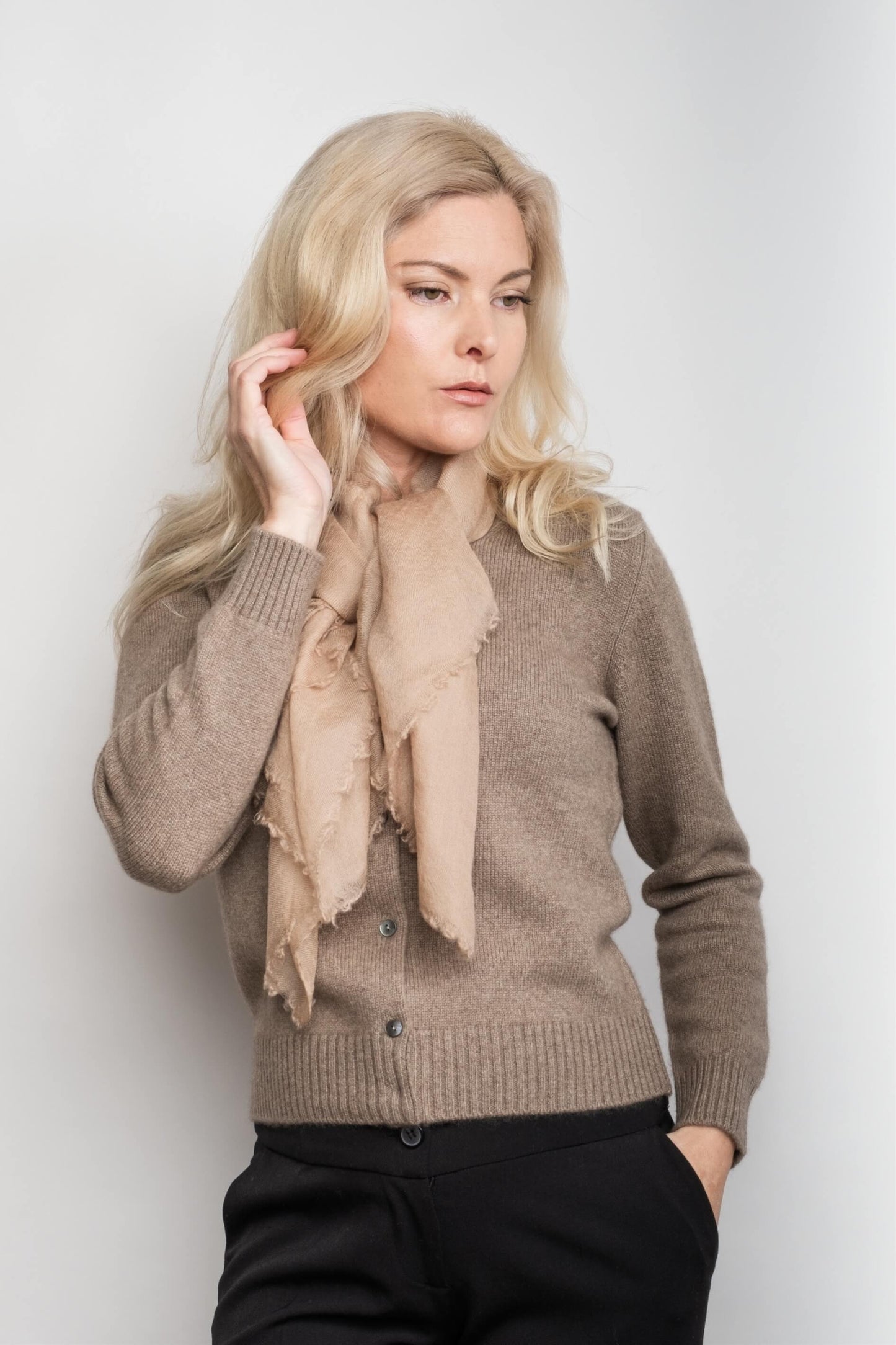 Heritage Golfer Cashmere Knitted Cardigan - Beige