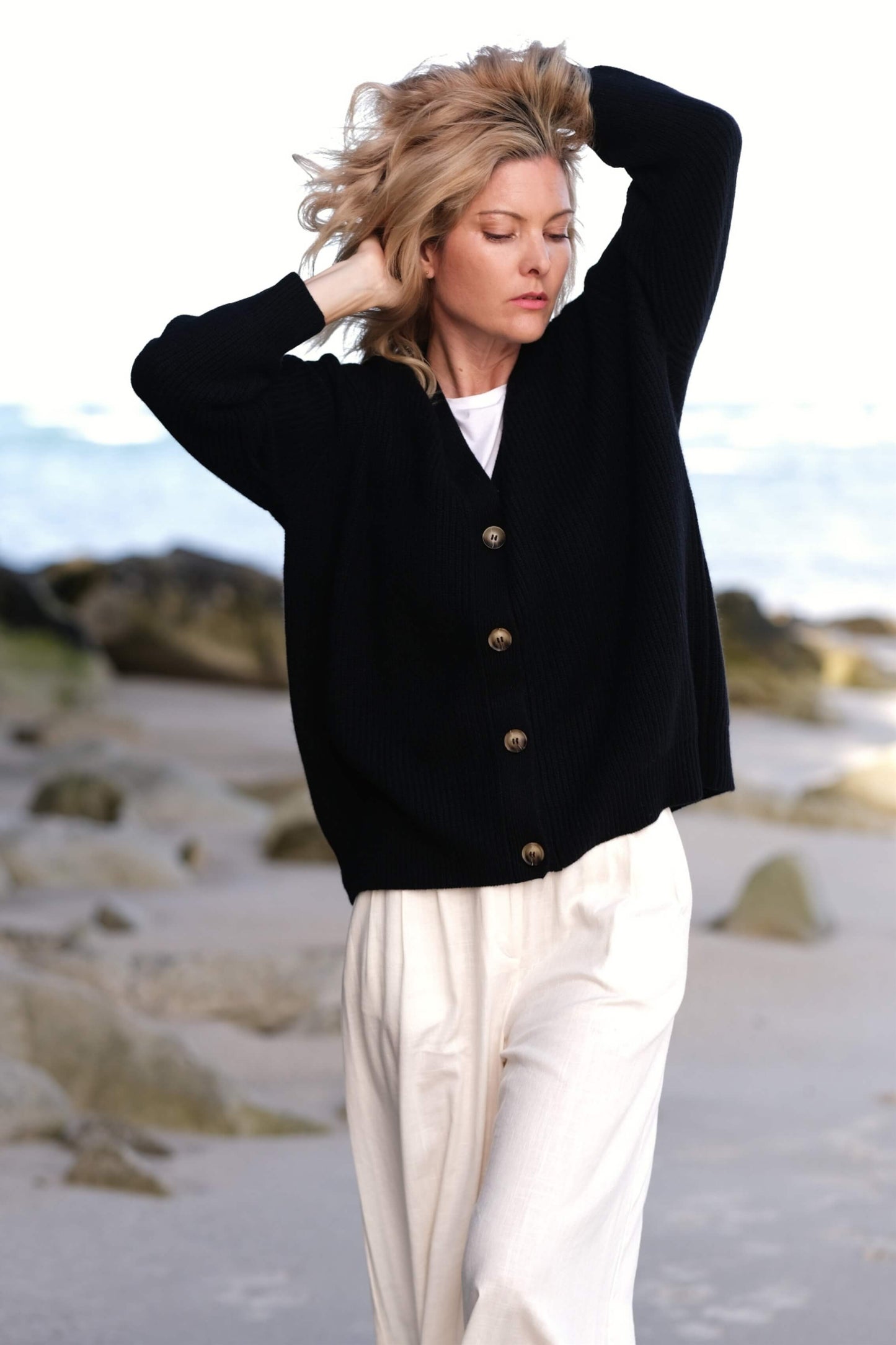 Luxe Relaxed Fit Cashmere Cardigan - Black