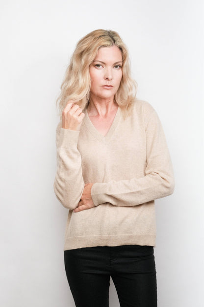 Everyday Luxe Cashmere V-Neck Sweater - Beige
