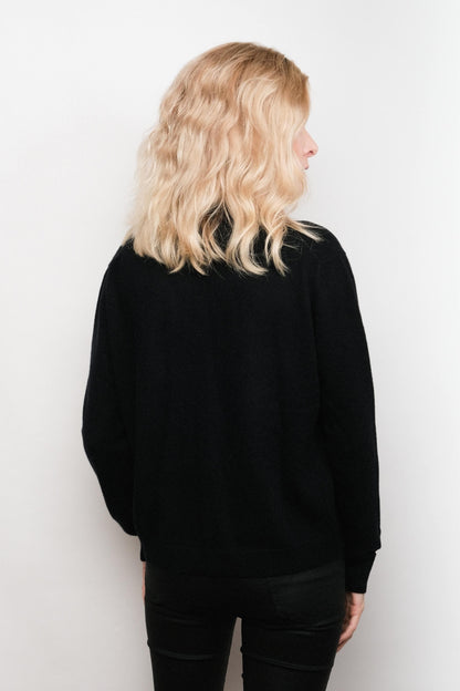 Everyday Luxe Cashmere V-Neck Sweater - Black