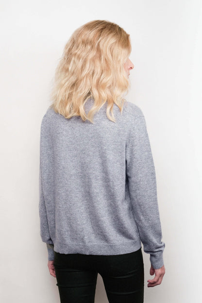 Everyday Luxe Cashmere V-Neck Sweater - Grey