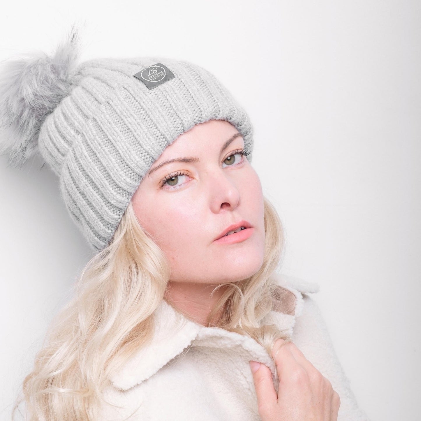 Mulberry Silk-Lined Classic Ribbed Pattern Cashmere Beanie Hat With Removable Pom Pom - Pink