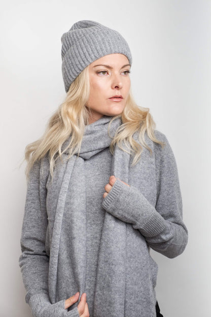 Classic Ribbed Cashmere Crewneck Sweater - Grey