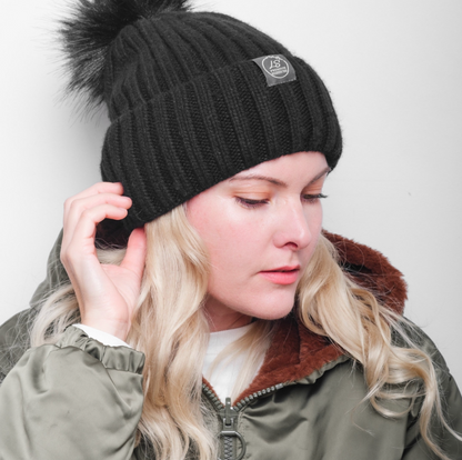 Mulberry Silk-Lined Classic Ribbed Beanie Hat – Cashmere Blend with Removable Pom Pom - Grey